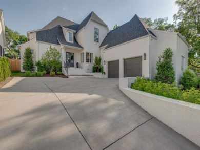 High-End Nashville Four Bedroom Pool Home Sleeps 10.