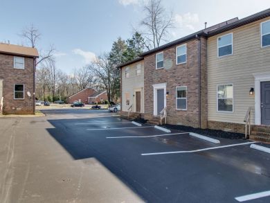 Two Bedroom Two Bathroom Updated Nashville Apartment