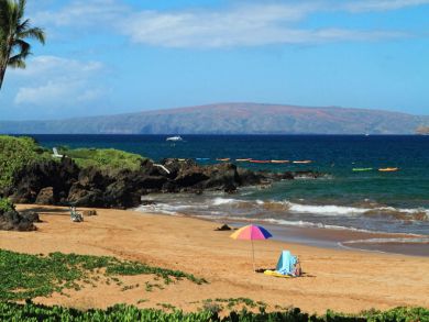 Ocean View Beachfront Kihei Vacation Condo Sleeps 4 Guests