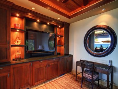 Ocean View Beachfront Kihei Vacation Condo Sleeps 4 Guests