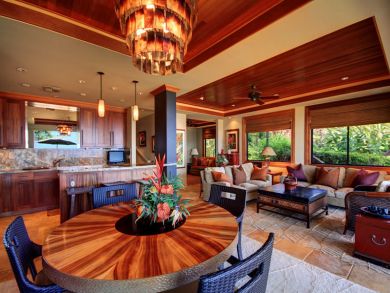 Ocean View Beachfront Kihei Vacation Condo Sleeps 4 Guests