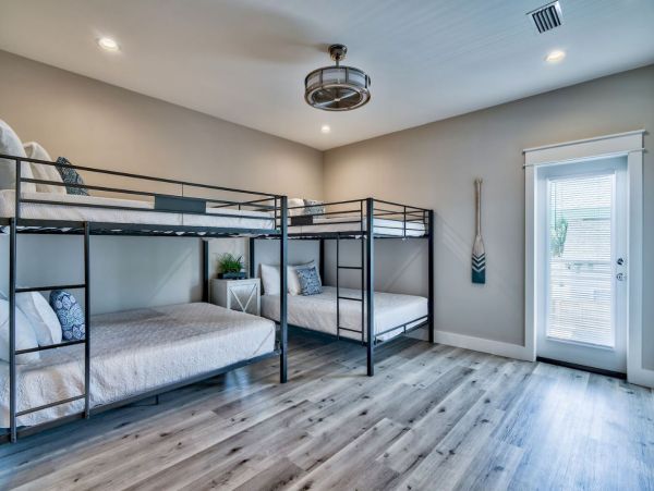 Eight Bedroom Luxury Vacation Home Half Block to Beach