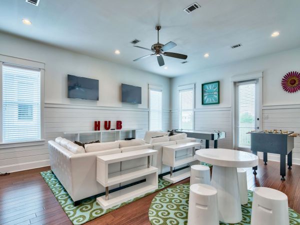 Great Family Home 8 Bedrooms Sleeps 30 Game Room Pool & Spa