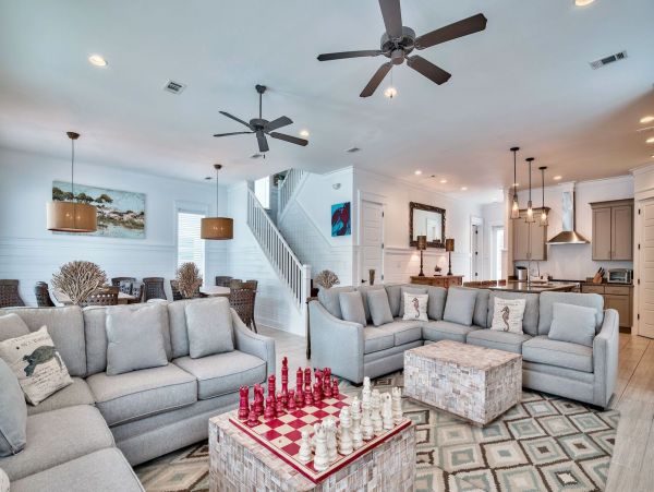Great Family Home 8 Bedrooms Sleeps 30 Game Room Pool & Spa