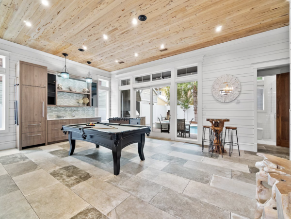 Miramar Beach Luxury Sleeps 26 Guests