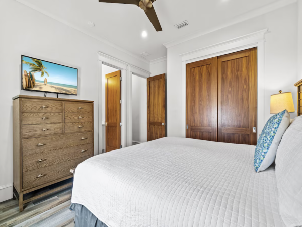 Miramar Beach Luxury Sleeps 26 Guests