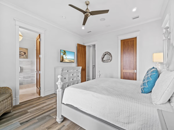 Miramar Beach Luxury Sleeps 26 Guests