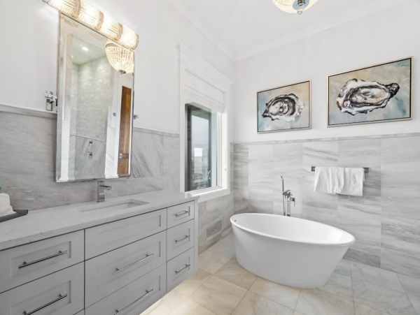 Miramar Beach Luxury Sleeps 26 Guests