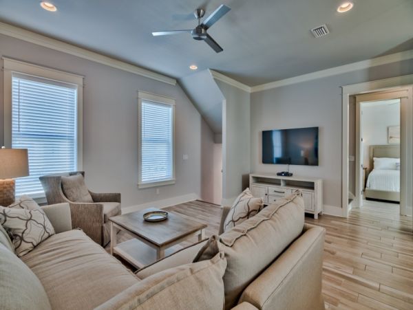Short Walk to Beach Miramar Vacation Home Four Bedrooms