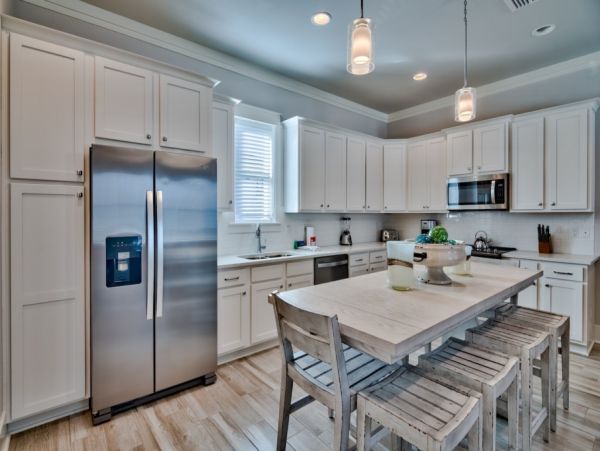 Short Walk to Beach Miramar Vacation Home Four Bedrooms