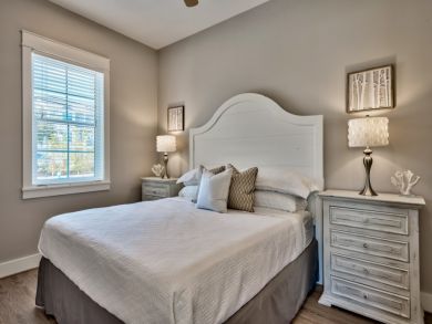 Splendid Miramar Vacation Home Sleeps 28 Guests Splendid Miramar Vacation Home Sleeps 28 Guests