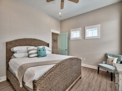 Splendid Miramar Vacation Home Sleeps 28 Guests Splendid Miramar Vacation Home Sleeps 28 Guests