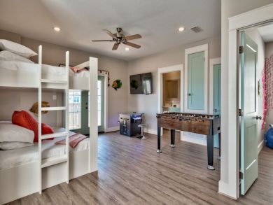 Splendid Miramar Vacation Home Sleeps 28 Guests Splendid Miramar Vacation Home Sleeps 28 Guests