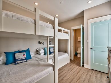 Splendid Miramar Vacation Home Sleeps 28 Guests Splendid Miramar Vacation Home Sleeps 28 Guests