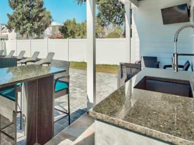 Luxury 6 Bedroom Home with Private Pool in Destin Near Beach