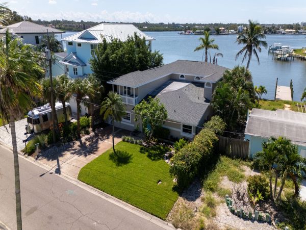 Luxury Vacation Rental with Intracoastal Waterway Views in Indian Rocks Beach