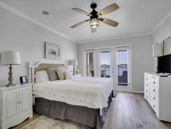 Luxury Vacation Rental with Intracoastal Waterway Views in Indian Rocks Beach