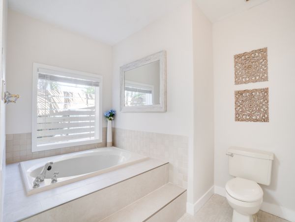 Luxury Vacation Rental with Intracoastal Waterway Views in Indian Rocks Beach