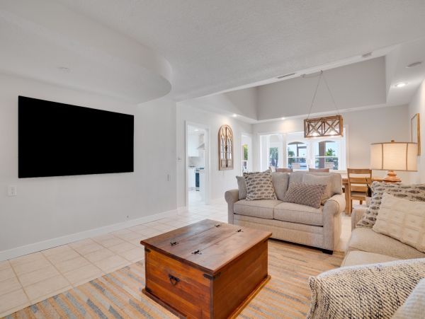 Luxury Vacation Rental with Intracoastal Waterway Views in Indian Rocks Beach