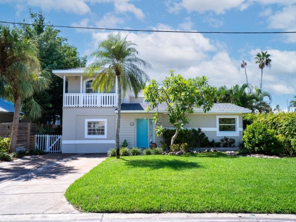 Luxury Vacation Rental with Intracoastal Waterway Views in Indian Rocks Beach