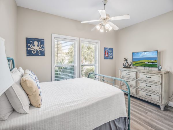 Gulf View Destin Six Bedroom Vacation Home Beach Across the Street