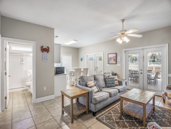 Gulf View Destin Six Bedroom Vacation Home Beach Across the Street