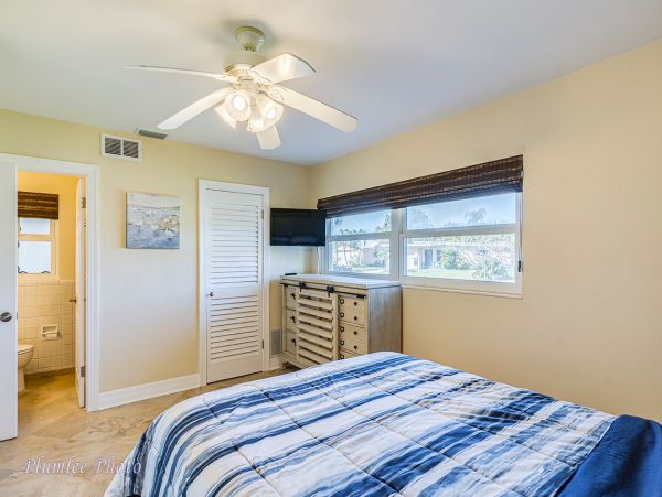Waterfront Four Bedroom Vacation Home in Indian Rocks