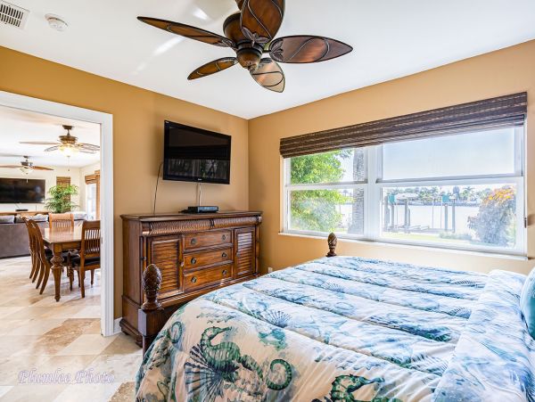 Waterfront Four Bedroom Vacation Home in Indian Rocks