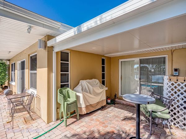 Waterfront Four Bedroom Vacation Home in Indian Rocks