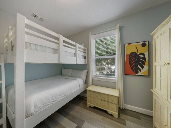 Destin Three Min Walk to the Beach Pool House & Guest House