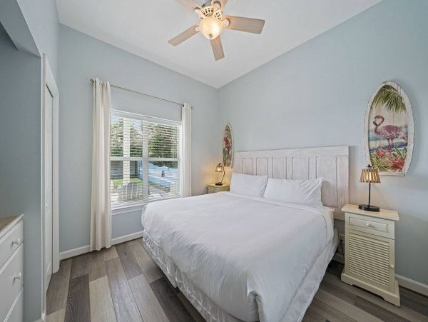 Destin Three Min Walk to the Beach Pool House & Guest House
