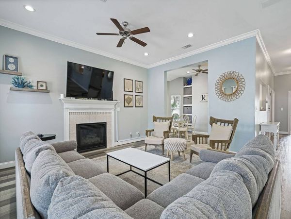 Destin Three Min Walk to the Beach Pool House & Guest House
