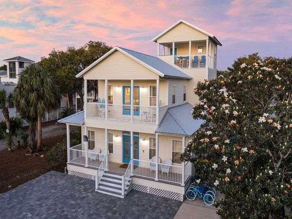 Destin Three Min Walk to the Beach Pool House & Guest House