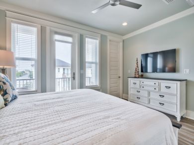 Luxury Four Bedroom Home in Miramar Beach Sleeps 14 Guests