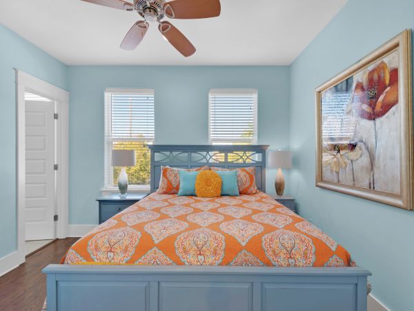 Six Bedroom Vacation Rental Home in Miramar Beach Sleeps 16