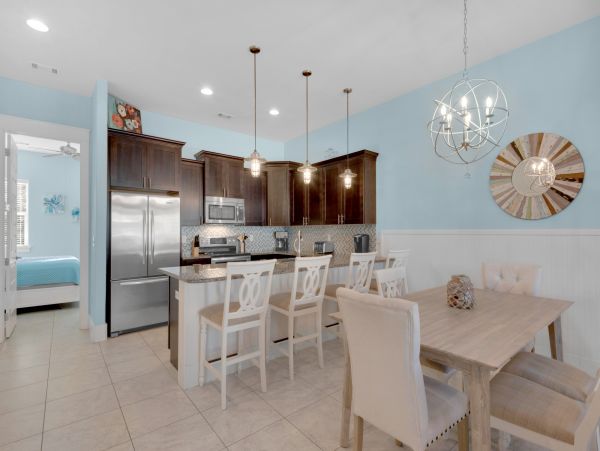 Six Bedroom Vacation Rental Home in Miramar Beach Sleeps 16