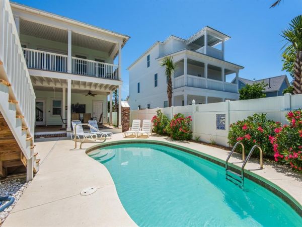 Luxury Four Bedroom Vacation Beach Home in Destin