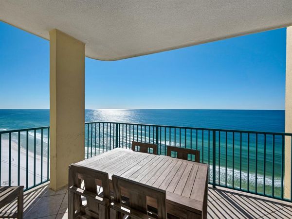 Destin 3 Bedroom Condo with Gulf View & Balcony
