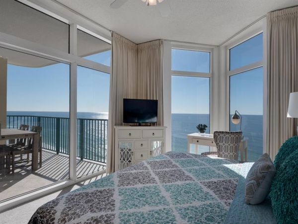 Destin 3 Bedroom Condo with Gulf View & Balcony