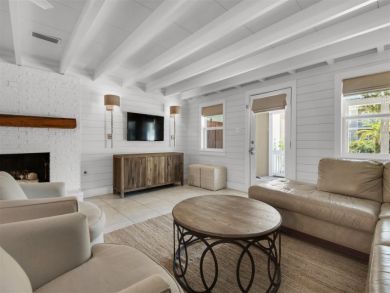 Luxury Destin Vacation Home & Carriage House Sleeps 10