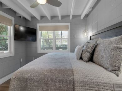 Luxury Destin Vacation Home & Carriage House Sleeps 10