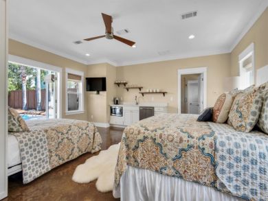 Luxury Destin Vacation Home & Carriage House Sleeps 10
