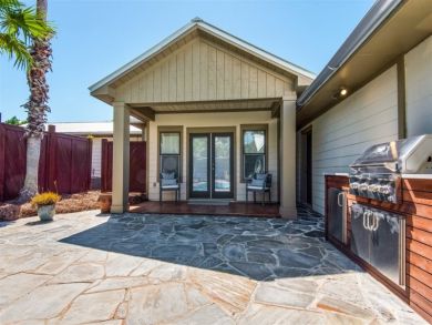 Luxury Destin Vacation Home & Carriage House Sleeps 10