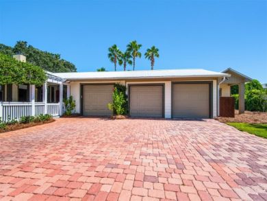 Luxury Destin Vacation Home & Carriage House Sleeps 10