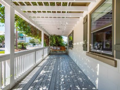 Luxury Destin Vacation Home & Carriage House Sleeps 10