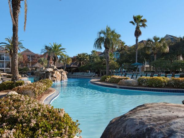 Luxury Beach Retreat in Crystal Beach - 3 King Suites & Lagoon Pool