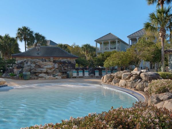 Luxury Beach Retreat in Crystal Beach - 3 King Suites & Lagoon Pool