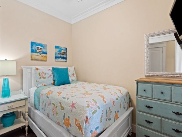 Luxury Beach Retreat in Crystal Beach - 3 King Suites & Lagoon Pool