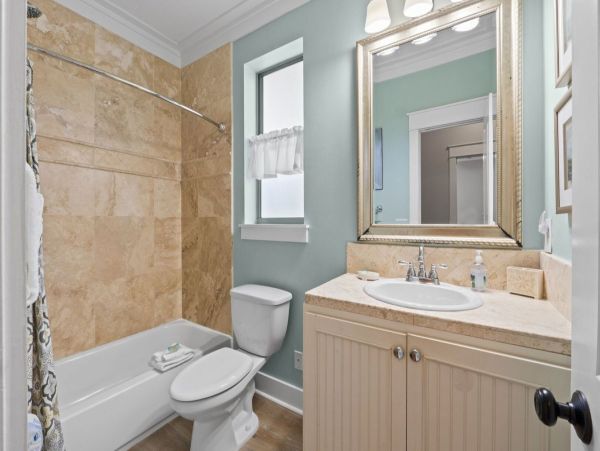 Luxury Beach Retreat in Crystal Beach - 3 King Suites & Lagoon Pool
