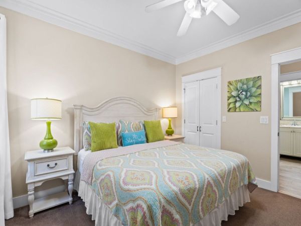 Luxury Beach Retreat in Crystal Beach - 3 King Suites & Lagoon Pool